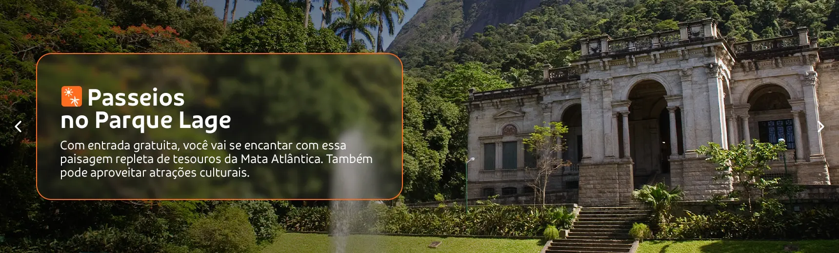 Prédio histórico no meio de uma vegetação